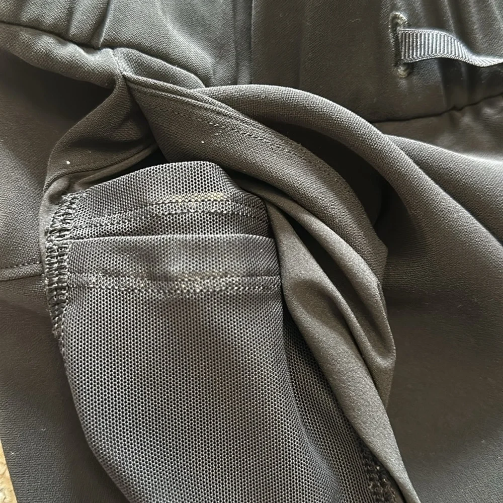 🏝️ Lululemon “ On the Fly” shorts 🏝️ - Picture 5 of 5